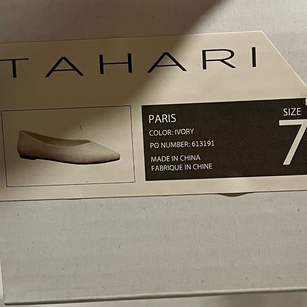 NIB Tahari Paris Ivory Vegan Pointed Toe Flats - Size 7 - Picture 6 of 6